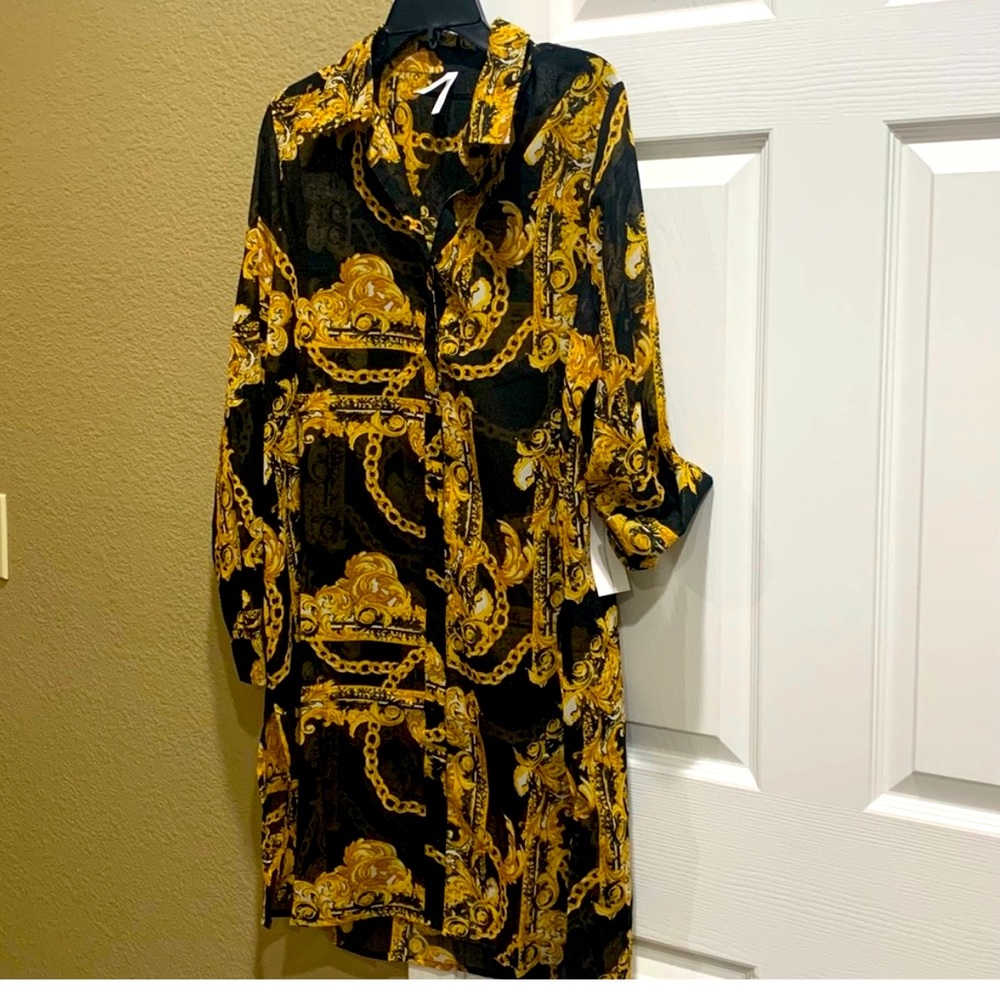 Black and Gold Chain Print Shirt Dress size M
Coverups tunic - Picture 5 of 7